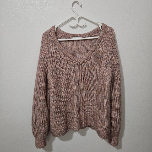Reitmans v-neck sweater - Picture 4 of 7